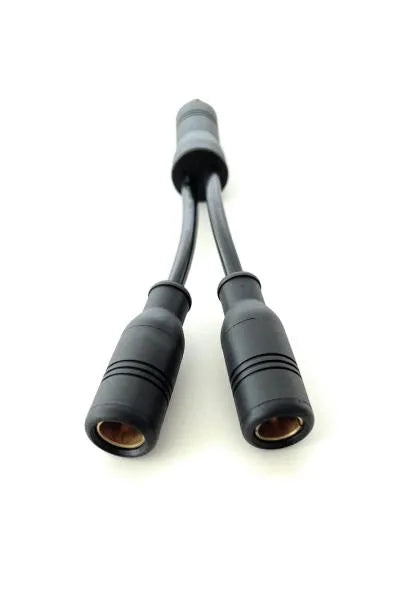 Y-Adapter für Doppelsteckdose Normstecker DIN 4165 Fendt - AGRACOM